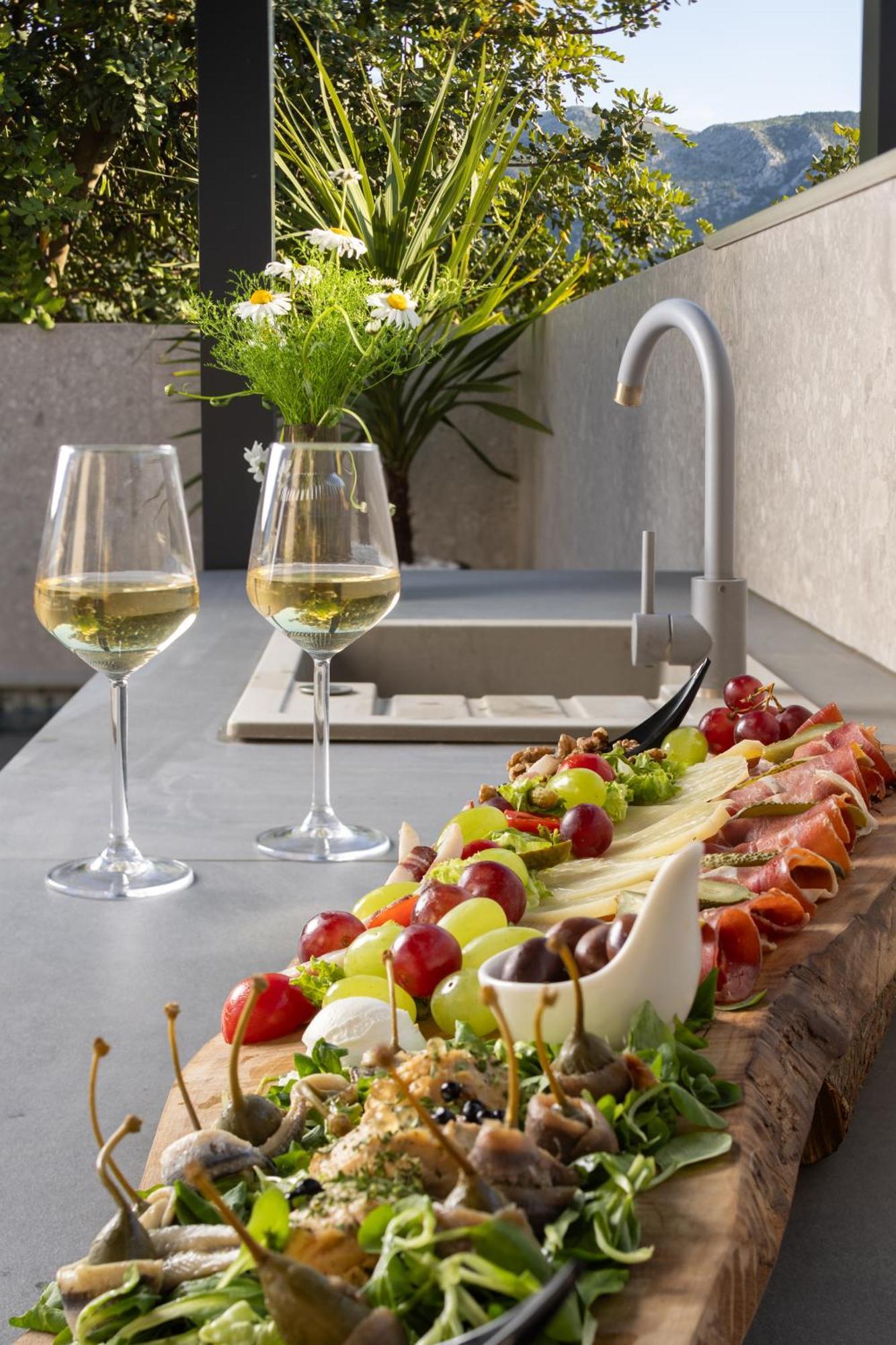 ילסה Apartments Belic With Pool מראה חיצוני תמונה